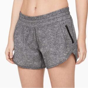 Lululemon Tracker Short V *4"
Heather Lux Multi Black Size 2